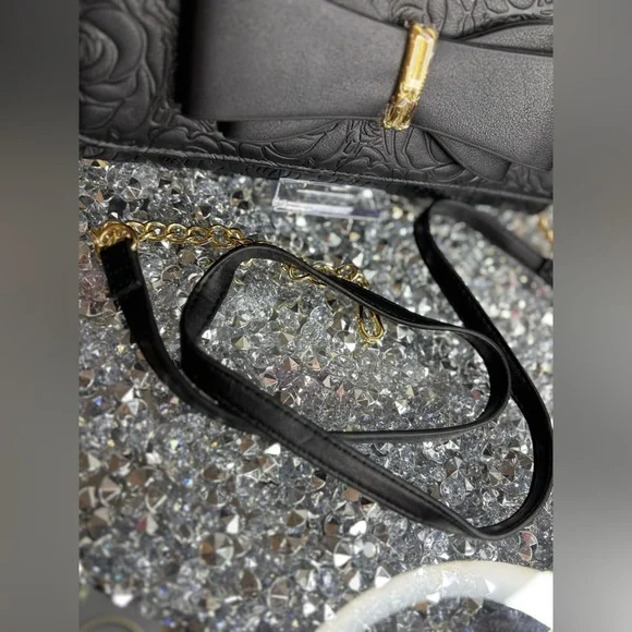 Betsey Johnson bow crossbody clutch purse NWT - Picture 11 of 11